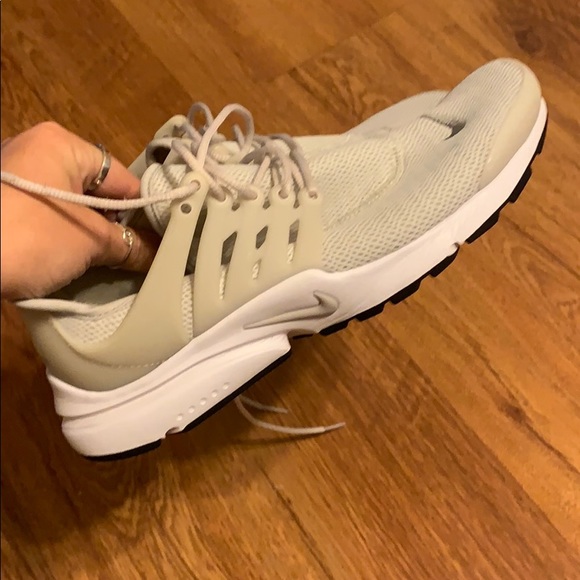 Nike Shoes - Nike Prestos